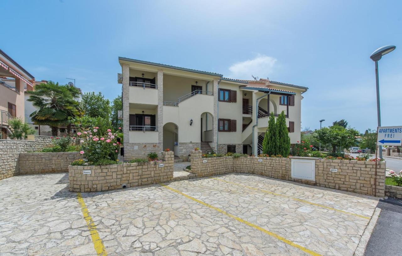 Apartmani Lorena ポレッチ エクステリア 写真