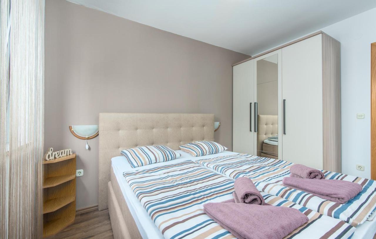 Apartmani Lorena ポレッチ エクステリア 写真