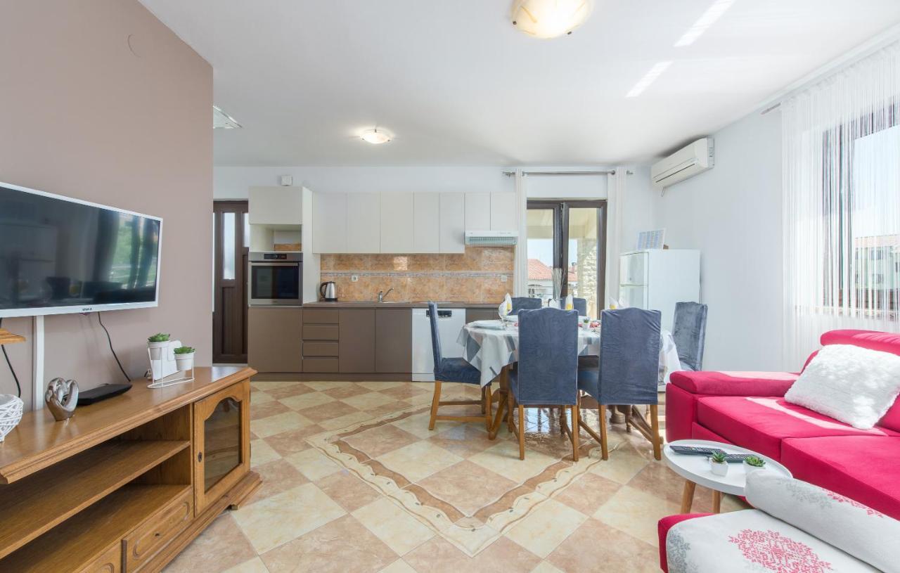 Apartmani Lorena ポレッチ エクステリア 写真