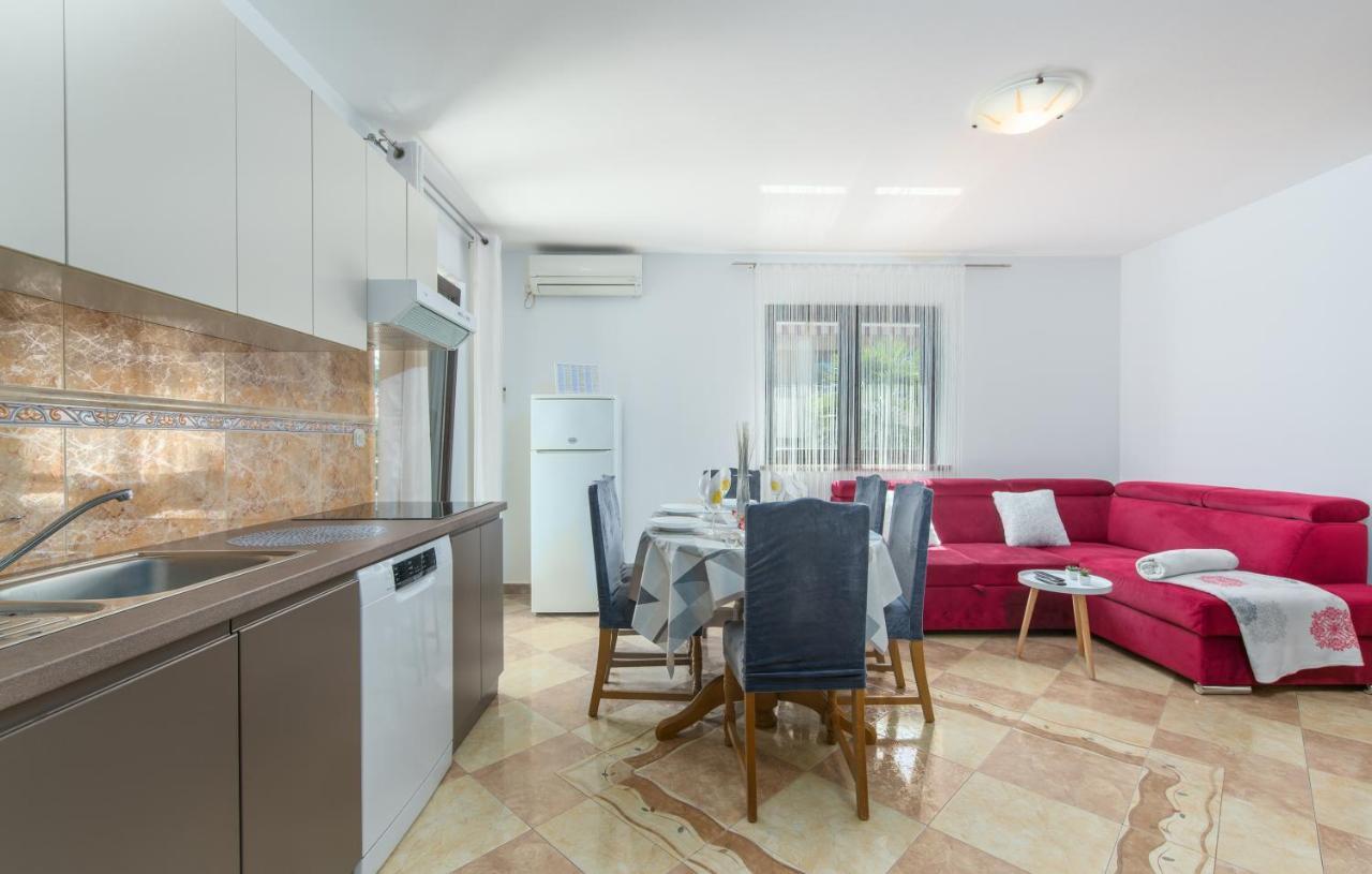 Apartmani Lorena ポレッチ エクステリア 写真