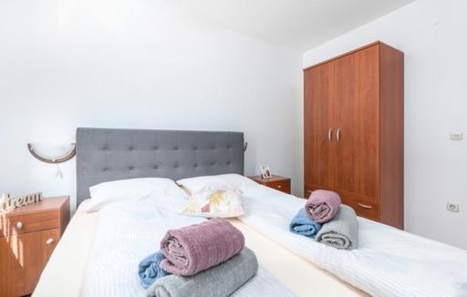 Apartmani Lorena ポレッチ エクステリア 写真